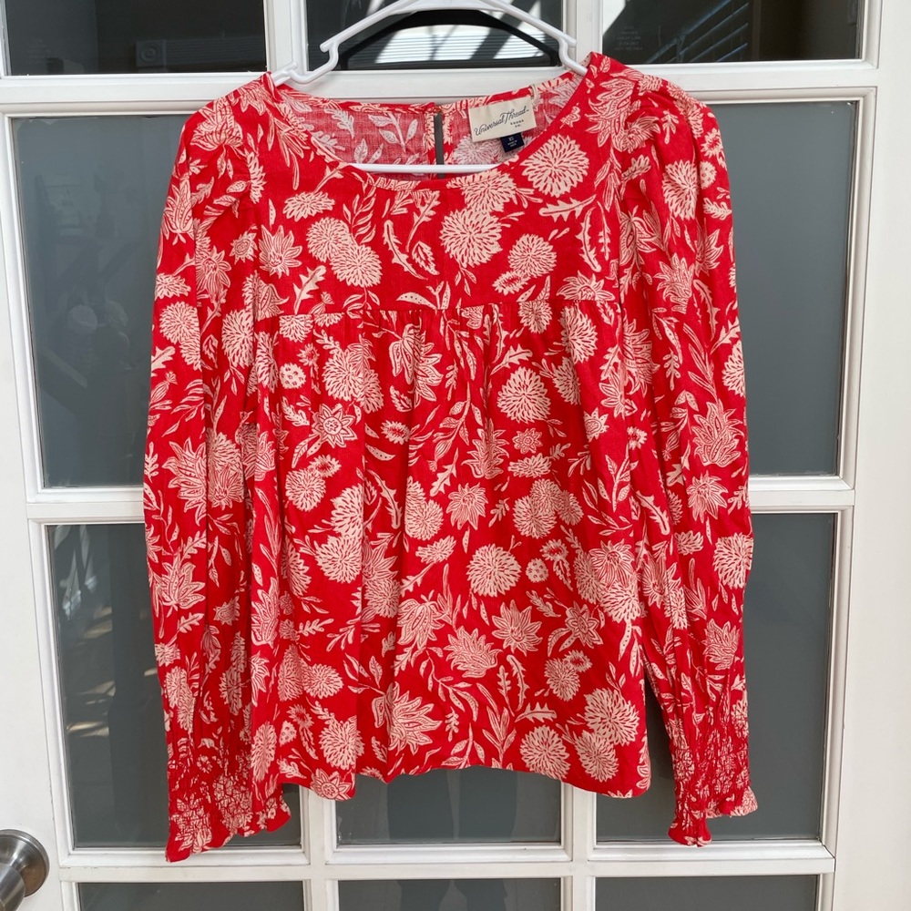 Universal Threads New Red Blouse with Floral Pattern and Puff Sleeves XS